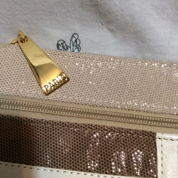 Crossbody Multi Colors Purse - Picture 2 of 5